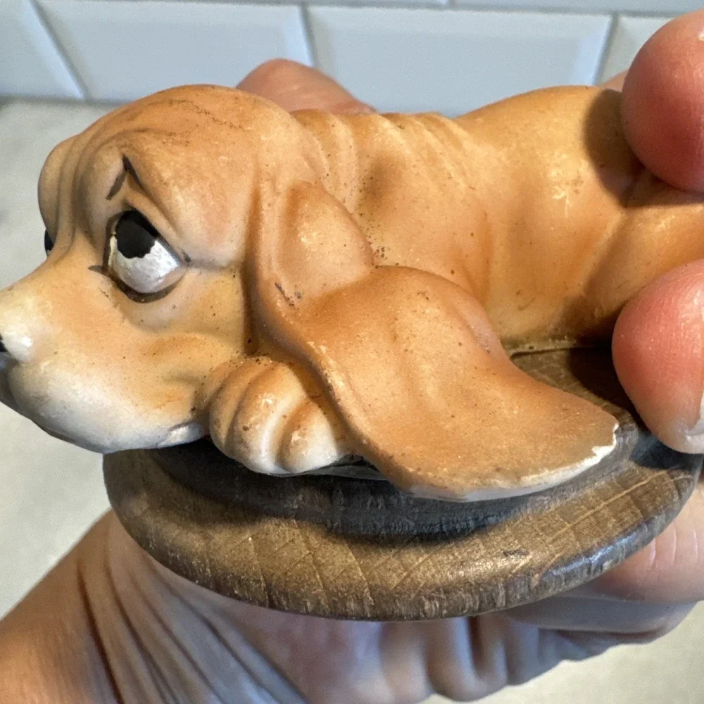 N. TICHE‎ PORCELAIN BASSETT HOUND FIGURINE - Italy